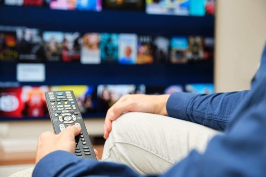 ما الفرق بين IPTV و Streaming؟ وأيهما الأفضل لمشاهدة المحتوى؟